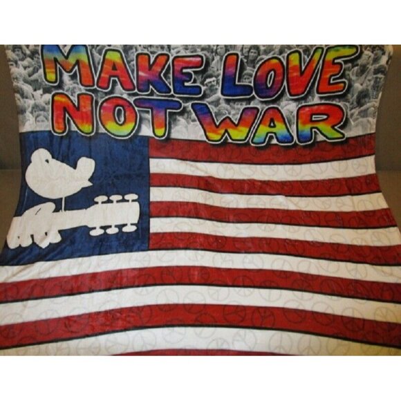 New Make Love Not War Woodstock Fleece Throw Gift Blanket Music Event Hippie NIP - Picture 3 of 5